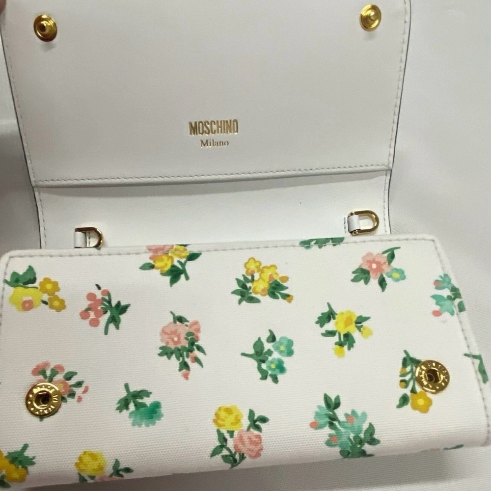 ❌Sold ❌NWT-MOSCHINO Couture Jeremy Scott Teddy Bear Wallet on chain. - Picture 6 of 13
